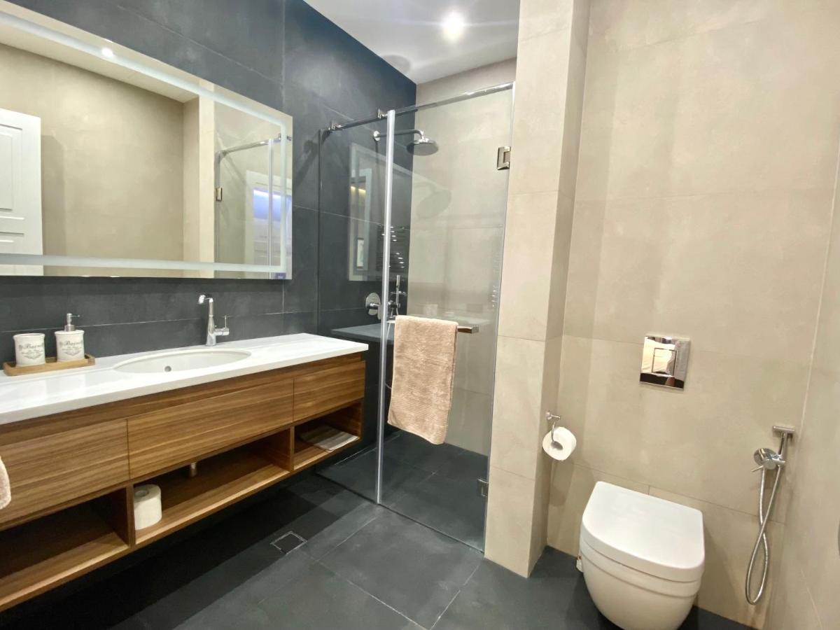 Heart Of Yerevan - City Center Luxury Apartments Екстер'єр фото
