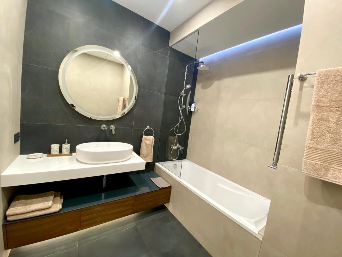 Heart Of Yerevan - City Center Luxury Apartments Екстер'єр фото
