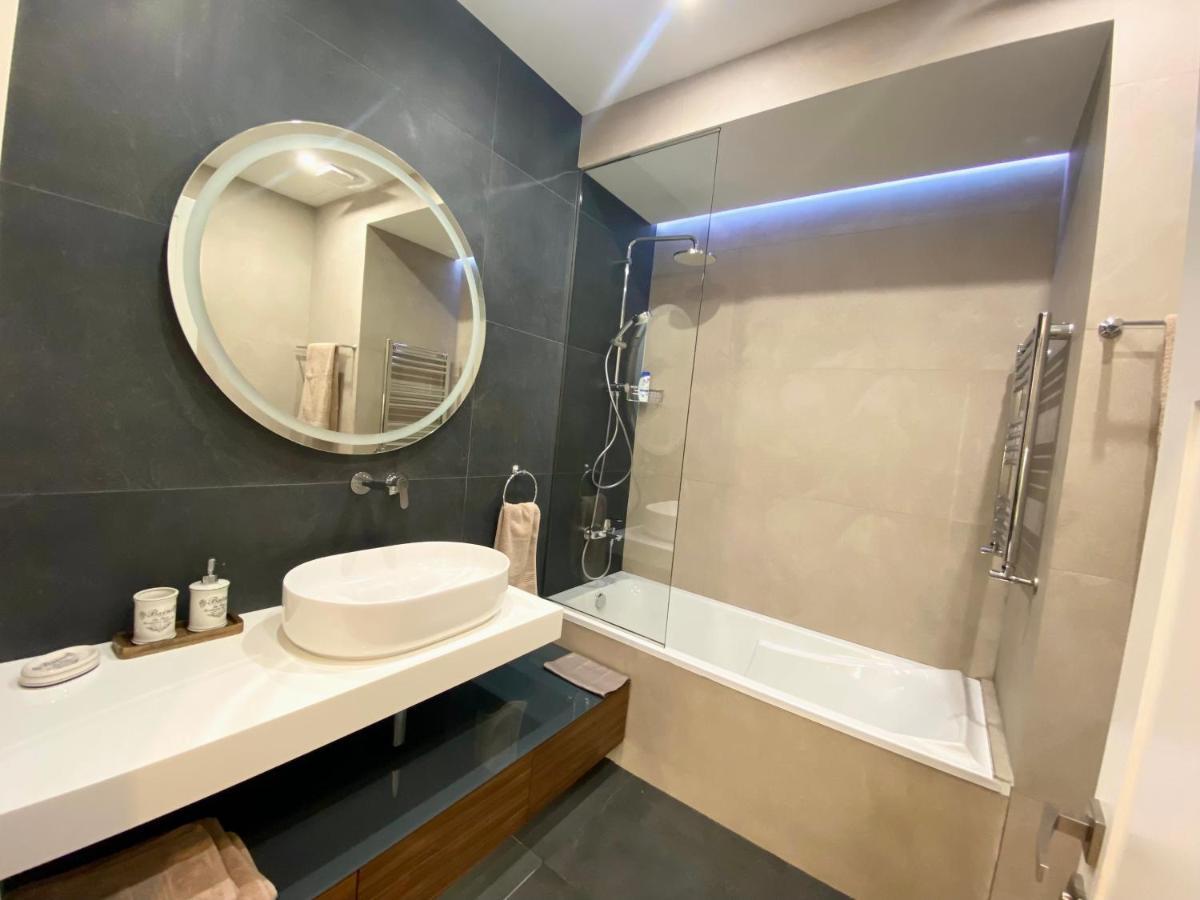 Heart Of Yerevan - City Center Luxury Apartments Екстер'єр фото